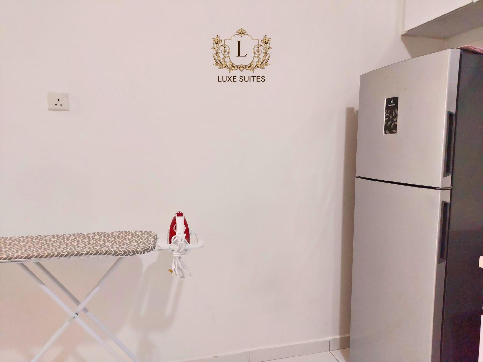 Luxe Suites At Skyloft 新山 外观 照片